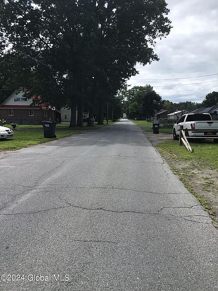 4th image of 44 Connecticut Avenue