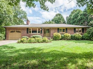 122 Hollowbrook Ct, Statesville, NC 28625