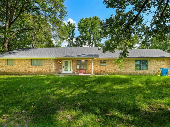 1451 Holly St S, Waskom, TX 75692
