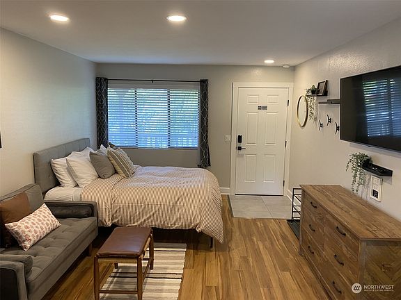 3rd image of 250 Tucker Avenue #2