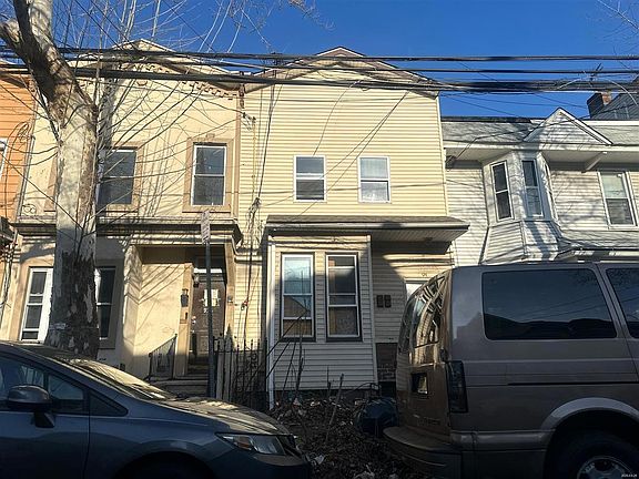 3rd image of 94 Garside St
