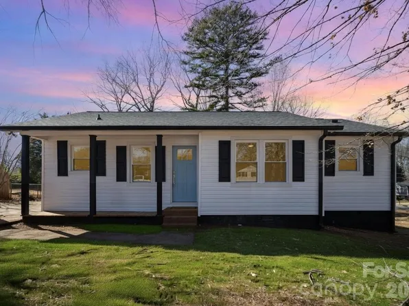 523 Hickory Nut Ln, China Grove, NC 28023