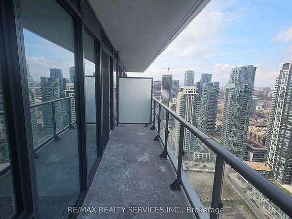 5th image of 448 Burnhamthorpe Rd W #3706