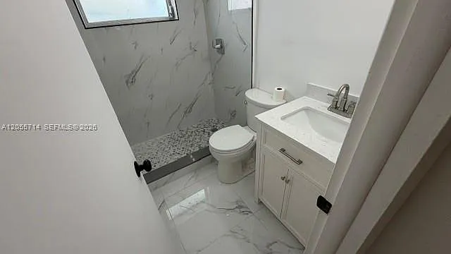 2450 Lincoln St #12 — Photo 4