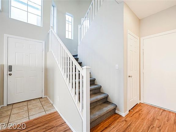 2nd image of 3848 Carisbrook Dr