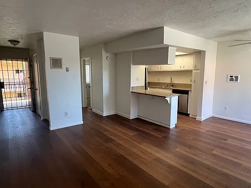 7555 Linda Vista Rd Photo 1