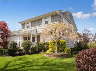 263 Regent Dr, Long Beach, NY 11561