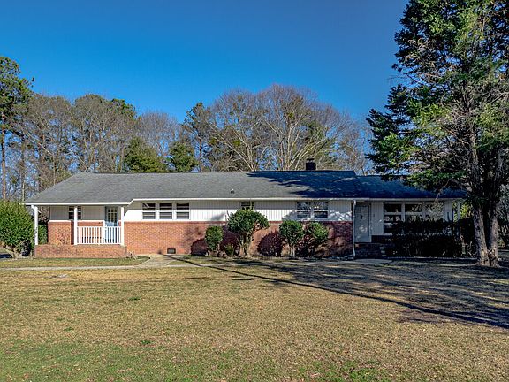 3rd image of 3 Herbert Cir