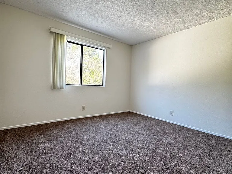 17740 Scherzinger Ln — Photo 19