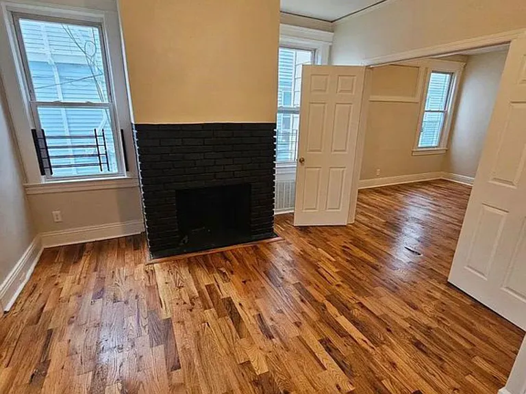 117 Isabella Ave #2F — Photo 2