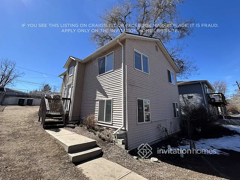 1850 W Mosier Pl — Photo 2