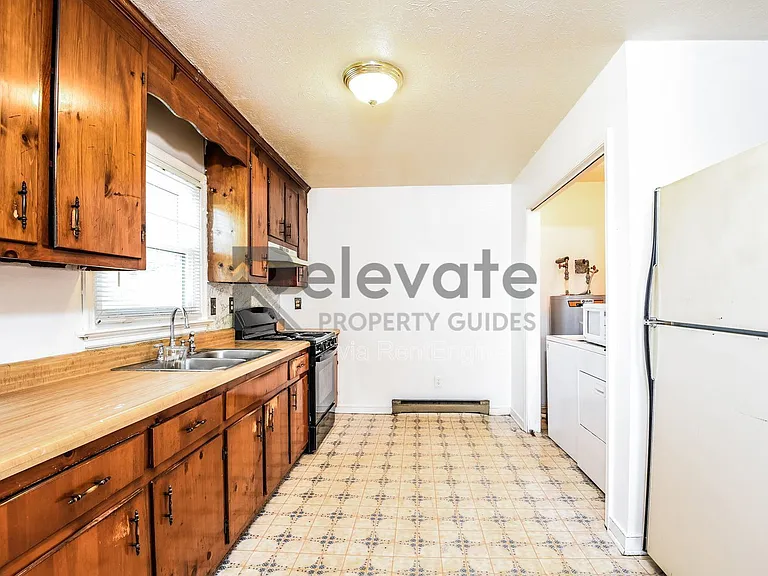 1910 North Ave — Photo 5