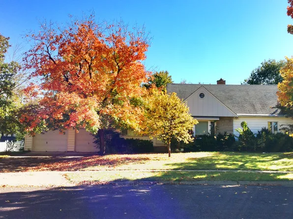 1414 N 9th St, Pekin, IL 61554