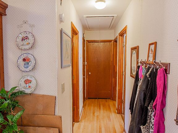 5th image of 333 Queen Ave