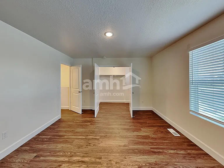 1328 E White St — Photo 19