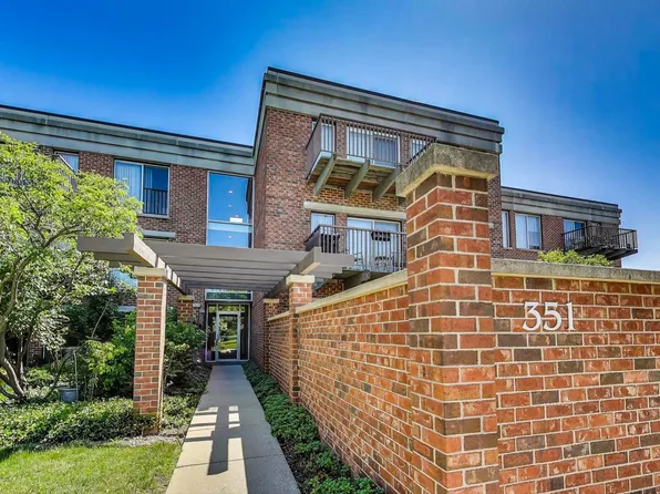 351 Kelburn Rd APT 112, Deerfield, IL 60015