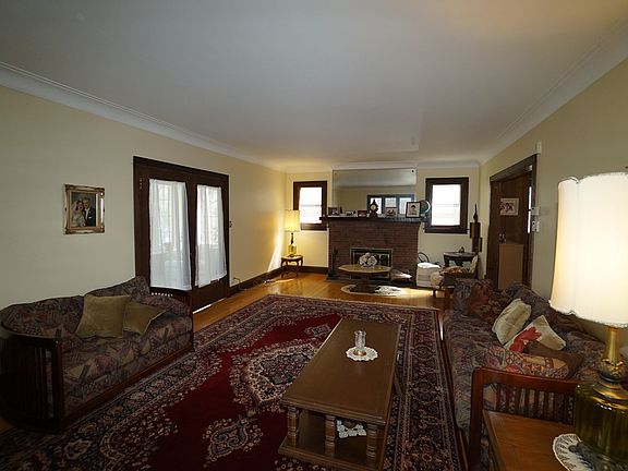 5th image of 1329 W Glenlake Ave