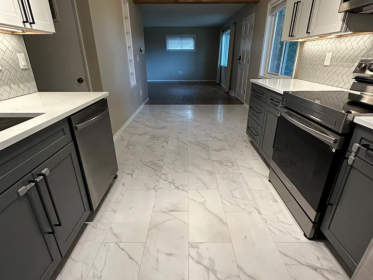 1305 S Benton St — Photo 9