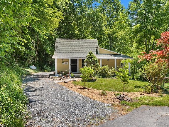 3rd image of 226 Little Ellijay Rd