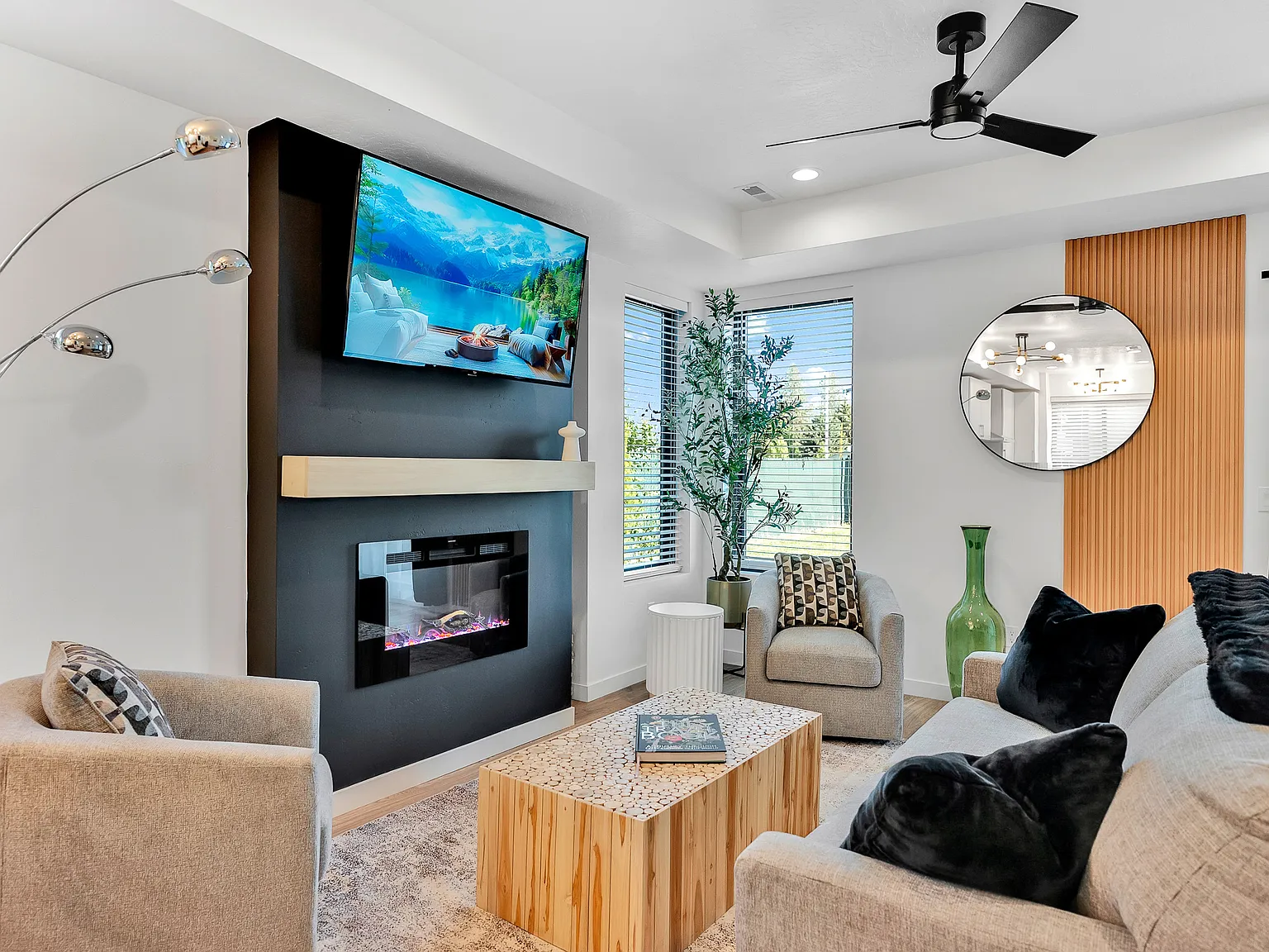 3 bed, 2.5 bath, 1440 sqft, $4,000 — Photo 3