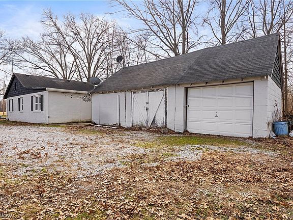 2nd image of 39046 E River Rd