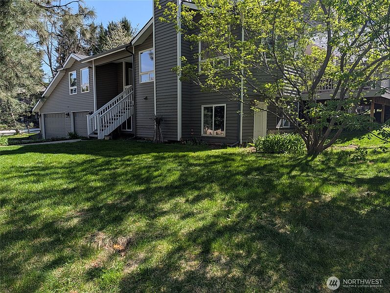 2nd image of 795 SE Greenhill Road