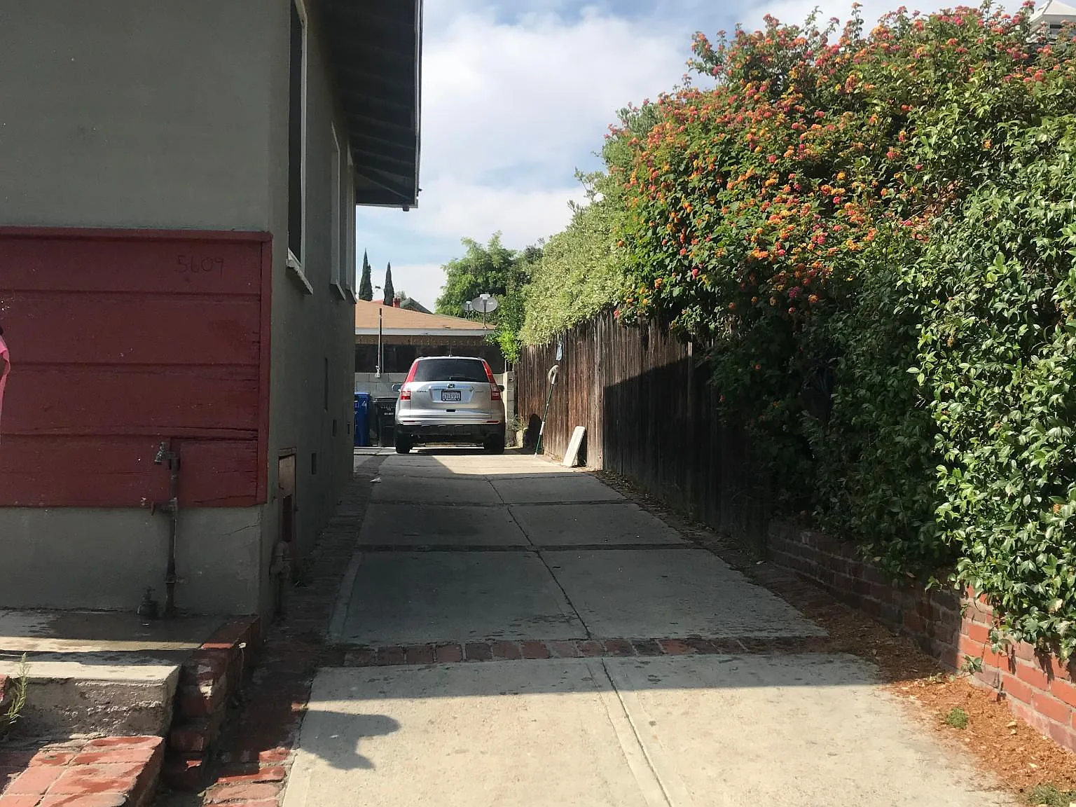 5609 Meridian St — Photo 2