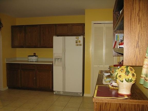 5th image of 4596 Zoltan Dr