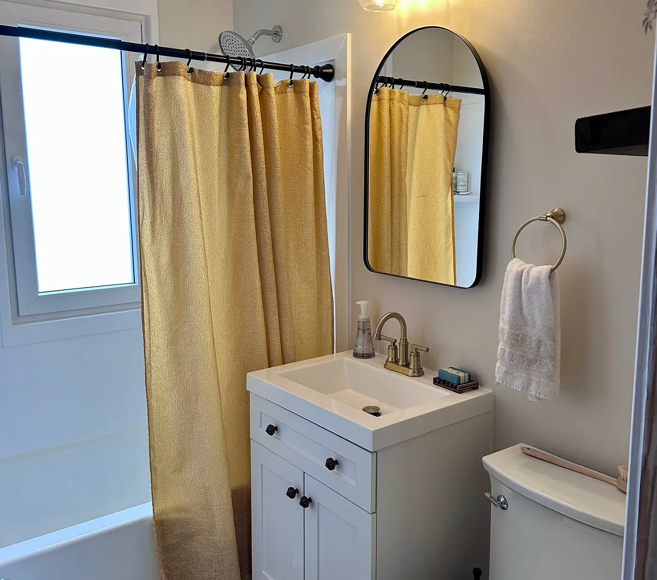 2 bed, 1100 sqft, $1,100 — Photo 2