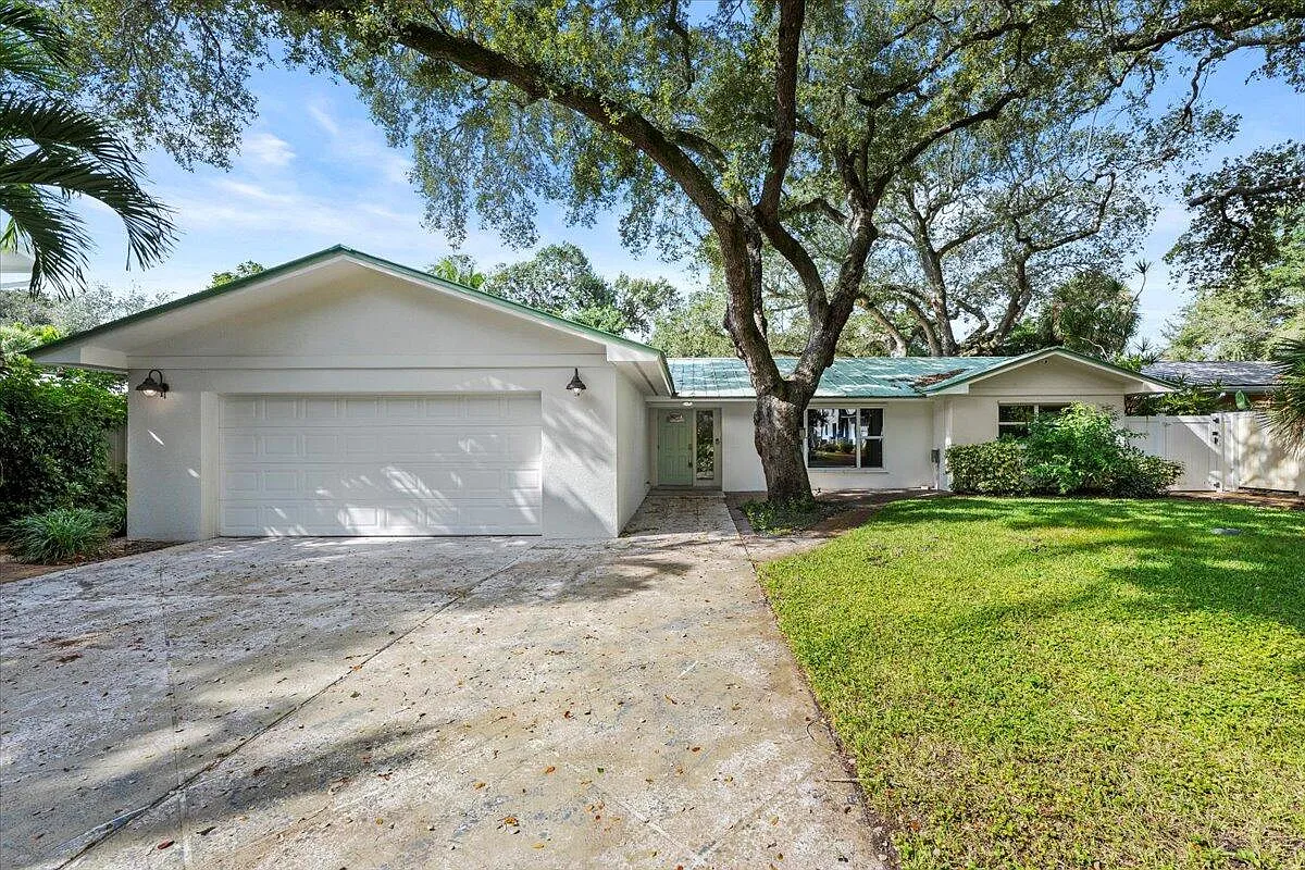 4 bed, 3.5 bath, 2801 sqft, $16,500 — Photo 2