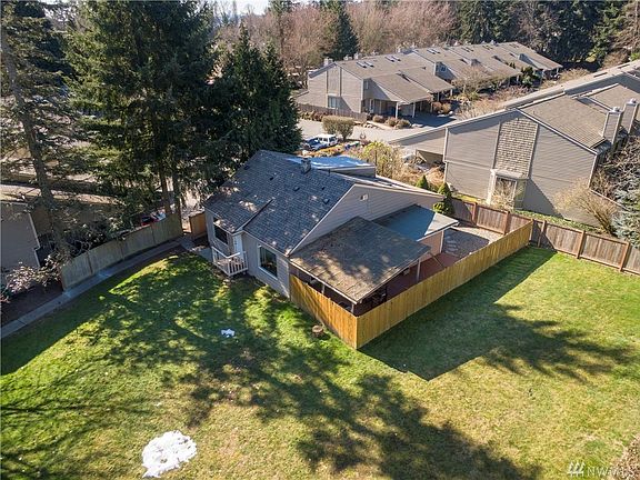 3rd image of 9642 NE 121st Ln