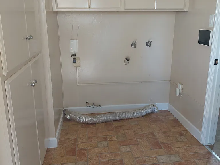 551 Auburn St — Photo 7