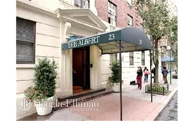 Sold by Douglas Elliman | media 15