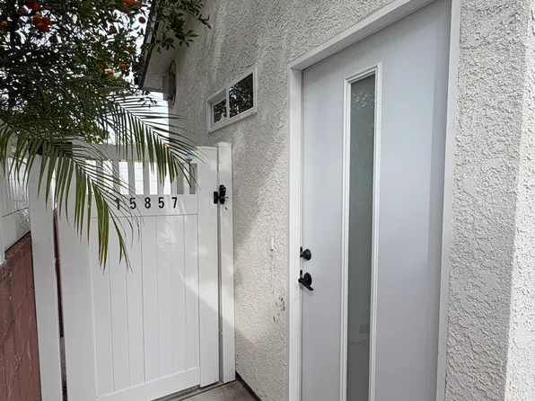 15857 Stare St, North Hills, CA 91343