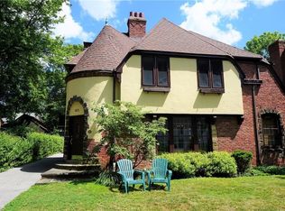 3673 Traver Rd, Shaker Heights, OH 44122