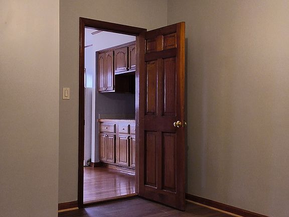5th image of 212-218 Lowell Streetunit #2W