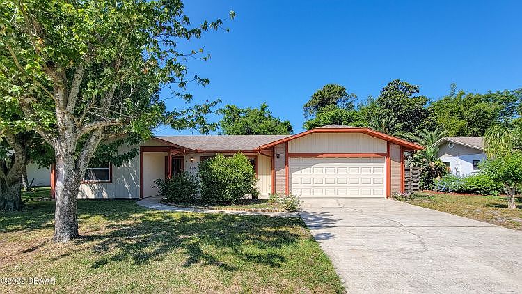 1st image of 838 Wildwood Cir