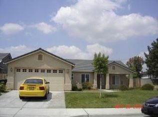 2674 Stephanie St, Selma, CA 93662
