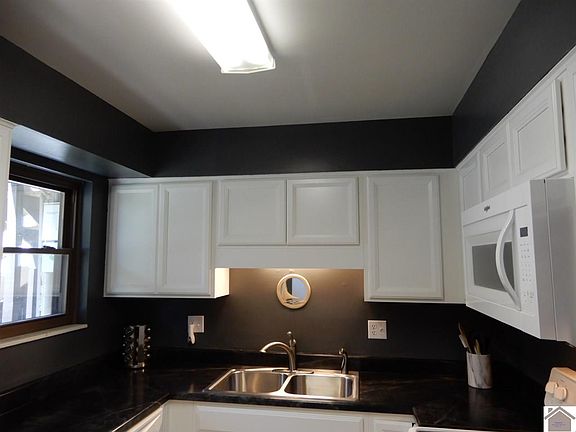 5th image of 328 Champion Hills Rd Unit 2B