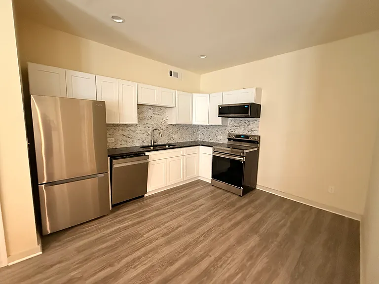 2047 Briarcliff Rd — Photo 9