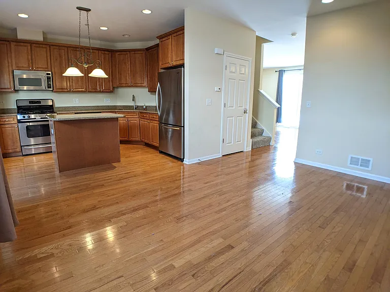 385 Bradbury Ln — Photo 7