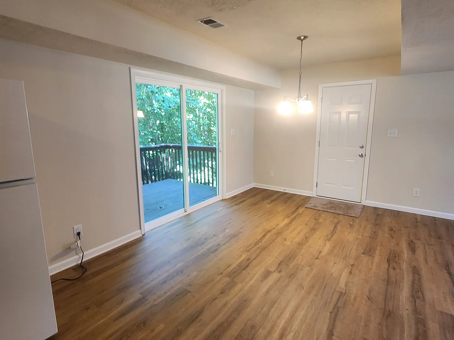 4 bed, 2.5 bath, 1476 sqft, $2,700 — Photo 4