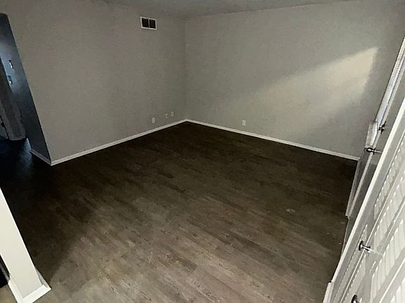 3rd image of 700 Chateau Dr #601