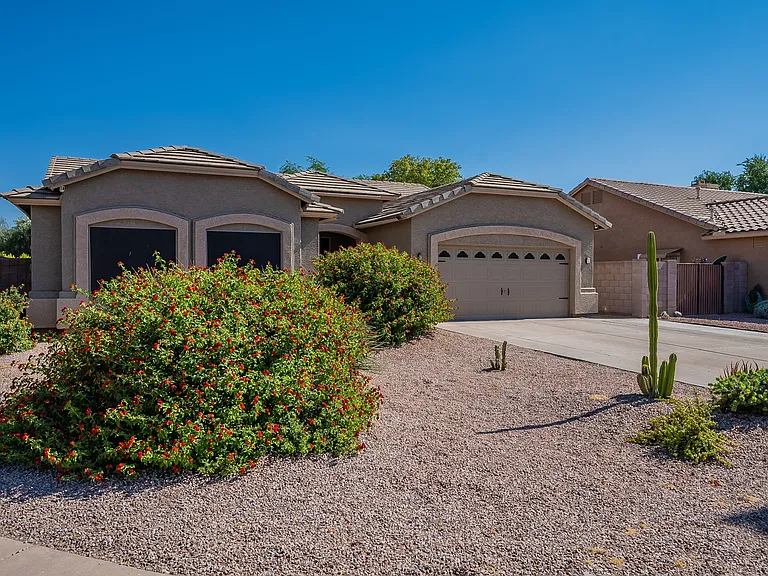 3877 E Washington Ct — Photo 48