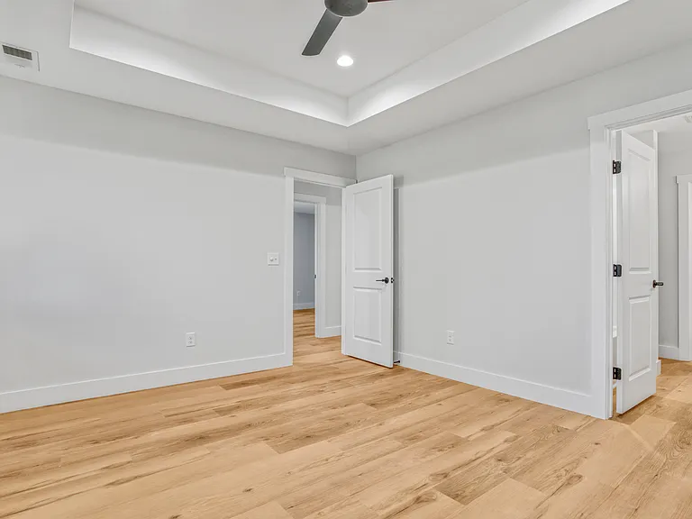111 Iris Ln — Photo 13