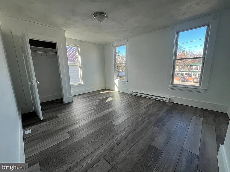 762 Broad St #UPPER A — Photo 9