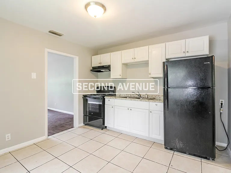 1544 Breton Rd — Photo 2