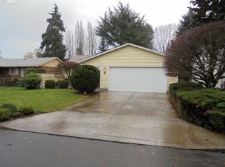 2000 King Way, Woodburn, OR