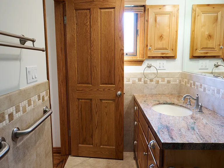 4720 Hayman Ave — Photo 37