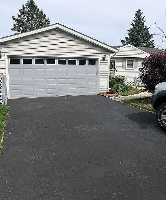 1st image of 33 Sheehan Dr